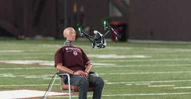 Egy kutatás szerint meglepően nehéz megsebesíteni valakit egy drónnal